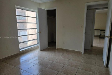 Copropriété à vendre à Hialeah, Floride: 3 chambres, 121.61 m2 № 2437701 - photo 7
