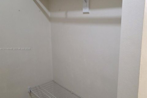 Copropriété à vendre à Hialeah, Floride: 3 chambres, 121.61 m2 № 2437701 - photo 9