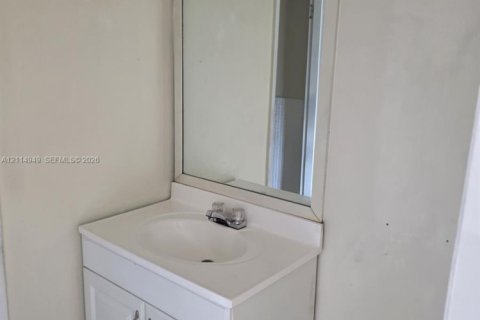 Copropriété à vendre à Hialeah, Floride: 3 chambres, 121.61 m2 № 2437701 - photo 18