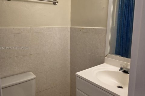 Copropriété à vendre à Hialeah, Floride: 3 chambres, 121.61 m2 № 2437701 - photo 10