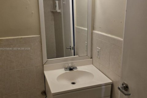 Copropriété à vendre à Hialeah, Floride: 3 chambres, 121.61 m2 № 2437701 - photo 16
