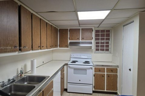 Condo à Hialeah, Floride, 3 chambres  № 2437701