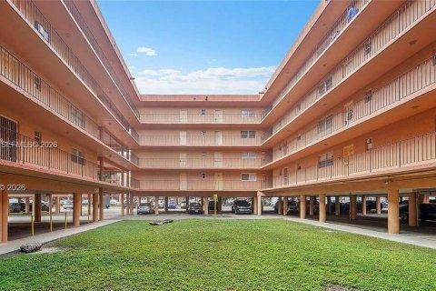 Copropriété à vendre à Hialeah, Floride: 3 chambres, 121.61 m2 № 2437701 - photo 22