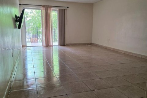 Copropriété à vendre à Hialeah, Floride: 3 chambres, 121.61 m2 № 2437701 - photo 5