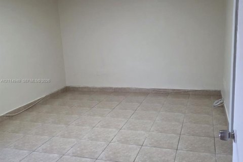 Copropriété à vendre à Hialeah, Floride: 3 chambres, 121.61 m2 № 2437701 - photo 13