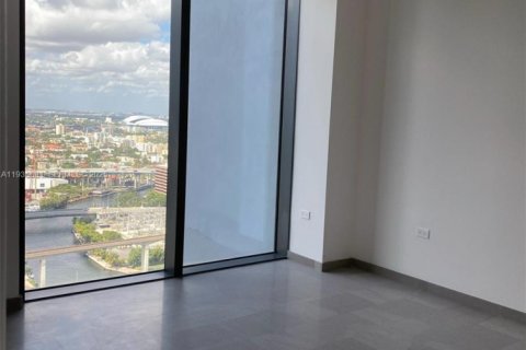 Condominio en alquiler en Miami, Florida, 3 dormitorios, 155.8 m2 № 1993762 - foto 10