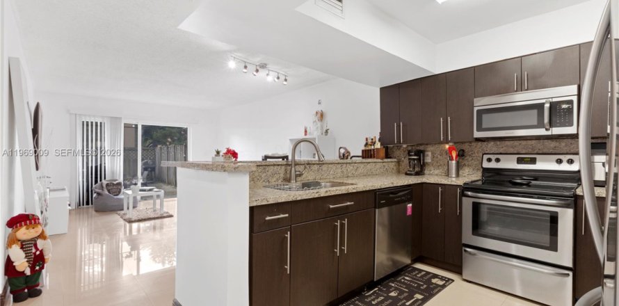 Condominio en Doral, Florida, 1 dormitorio  № 2031867