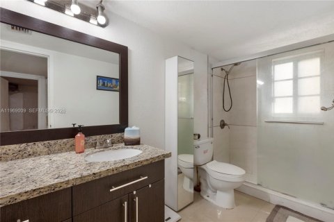 Condominio en alquiler en Doral, Florida, 1 dormitorio, 75.25 m2 № 2031867 - foto 12
