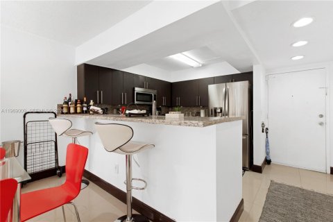 Condominio en alquiler en Doral, Florida, 1 dormitorio, 75.25 m2 № 2031867 - foto 8