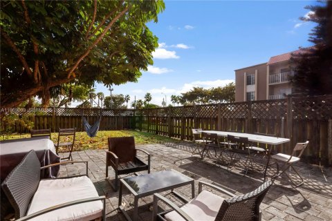 Condominio en alquiler en Doral, Florida, 1 dormitorio, 75.25 m2 № 2031867 - foto 14