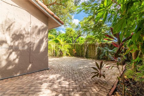 Touwnhouse à louer à Miami, Floride: 3 chambres, 175.59 m2 № 2008268 - photo 6