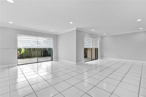 Touwnhouse à louer à Miami, Floride: 3 chambres, 175.59 m2 № 2008268 - photo 22