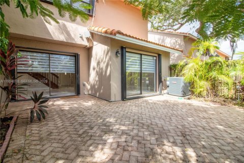 Touwnhouse à louer à Miami, Floride: 3 chambres, 175.59 m2 № 2008268 - photo 7