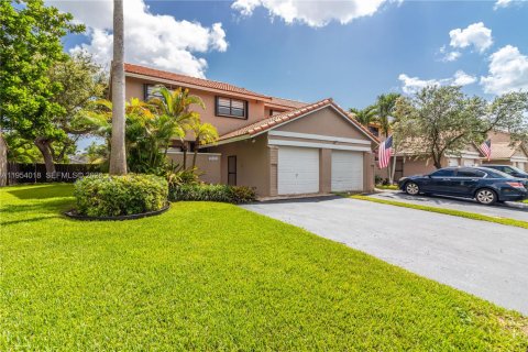 Touwnhouse à louer à Miami, Floride: 3 chambres, 175.59 m2 № 2008268 - photo 4