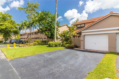 Touwnhouse à louer à Miami, Floride: 3 chambres, 175.59 m2 № 2008268 - photo 3