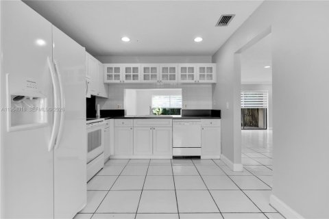 Touwnhouse à louer à Miami, Floride: 3 chambres, 175.59 m2 № 2008268 - photo 16