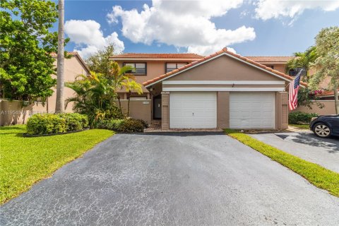 Touwnhouse à louer à Miami, Floride: 3 chambres, 175.59 m2 № 2008268 - photo 2