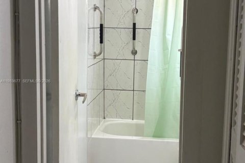 Copropriété à vendre à North Miami Beach, Floride: 1 chambre, 56.02 m2 № 2046692 - photo 7