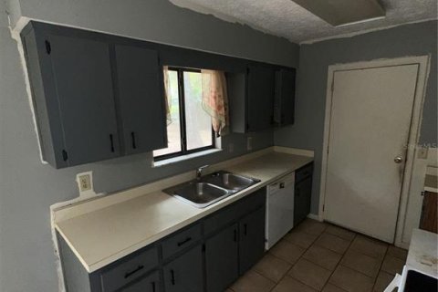 House in Ocala, Florida 3 bedrooms, 89.19 sq.m. № 2403647 - photo 9
