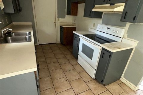 House in Ocala, Florida 3 bedrooms, 89.19 sq.m. № 2403647 - photo 7