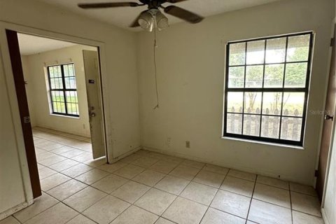 House in Ocala, Florida 3 bedrooms, 89.19 sq.m. № 2403647 - photo 4