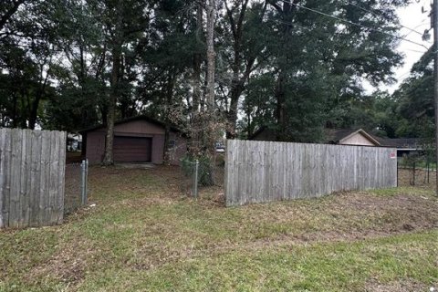 House in Ocala, Florida 3 bedrooms, 89.19 sq.m. № 2403647 - photo 2