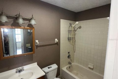 House in Ocala, Florida 3 bedrooms, 89.19 sq.m. № 2403647 - photo 11