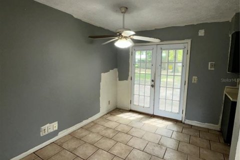 House in Ocala, Florida 3 bedrooms, 89.19 sq.m. № 2403647 - photo 6