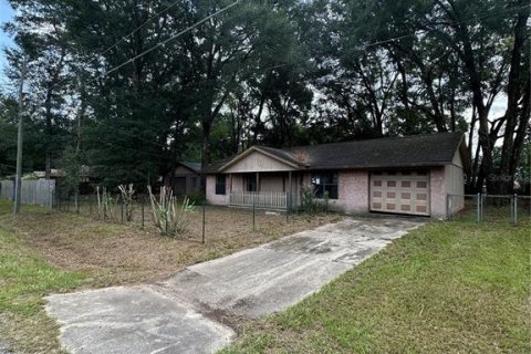 House in Ocala, Florida 3 bedrooms, 89.19 sq.m. № 2403647 - photo 3
