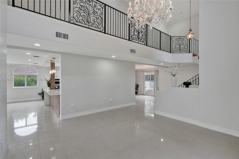 House in Miami, Florida 4 bedrooms, 310.48 sq.m. № 2254048 - photo 11