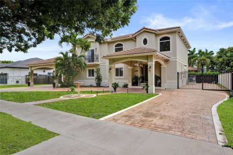 House in Miami, Florida 4 bedrooms, 310.48 sq.m. № 2254048 - photo 4
