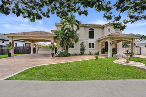 House in Miami, Florida 4 bedrooms, 310.48 sq.m. № 2254048