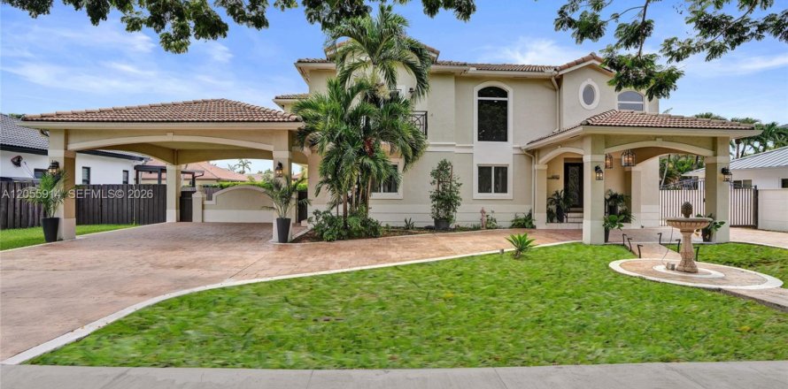 House in Miami, Florida 4 bedrooms, 310.48 sq.m. № 2254048