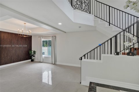 House in Miami, Florida 4 bedrooms, 310.48 sq.m. № 2254048 - photo 15