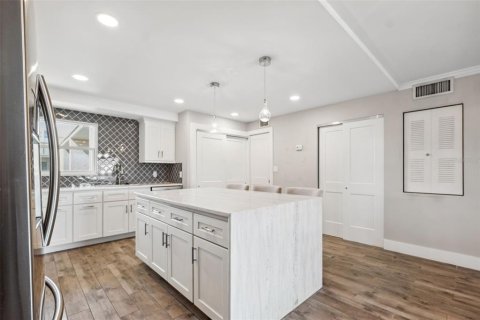 Condominio en alquiler en Saint Petersburg, Florida, 2 dormitorios, 106.84 m2 № 1875812 - foto 8