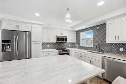 Condominio en alquiler en Saint Petersburg, Florida, 2 dormitorios, 106.84 m2 № 1875812 - foto 11