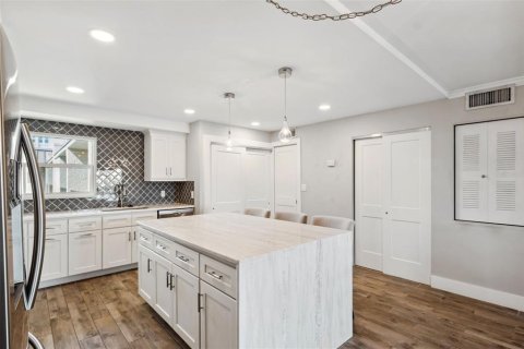 Condominio en alquiler en Saint Petersburg, Florida, 2 dormitorios, 106.84 m2 № 1875812 - foto 12