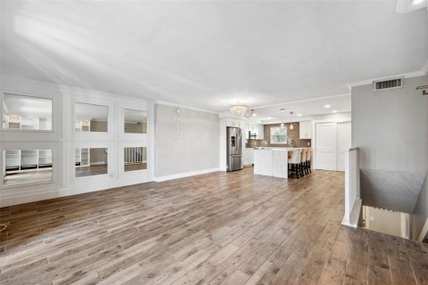 Condominio en alquiler en Saint Petersburg, Florida, 2 dormitorios, 106.84 m2 № 1875812 - foto 4