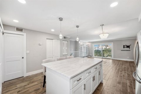 Condominio en alquiler en Saint Petersburg, Florida, 2 dormitorios, 106.84 m2 № 1875812 - foto 10