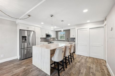 Condominio en alquiler en Saint Petersburg, Florida, 2 dormitorios, 106.84 m2 № 1875812 - foto 9