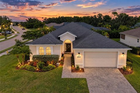 Casa en Bradenton, Florida 4 dormitorios, 219.62 m2 № 2362300
