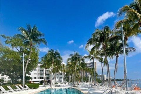Condo in Miami, Florida, 1 bedroom  № 1862742 - photo 22