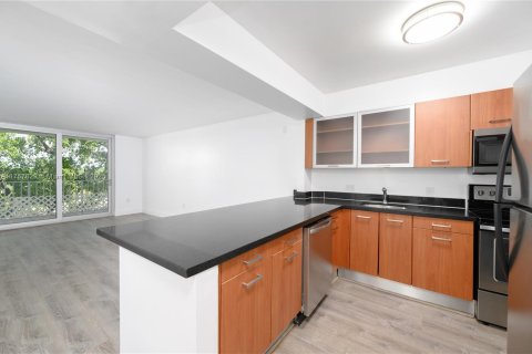 Condo in Miami, Florida, 1 bedroom  № 1862742 - photo 7