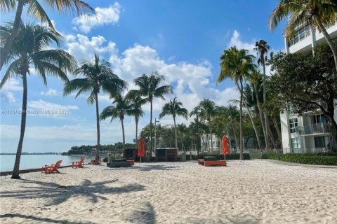 Condo in Miami, Florida, 1 bedroom  № 1862742 - photo 25