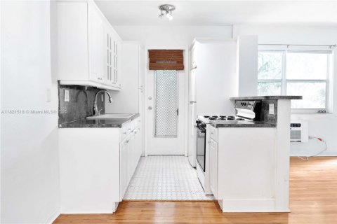 Condominio en venta en Miami Beach, Florida, 1 dormitorio, 55.74 m2 № 1781717 - foto 8