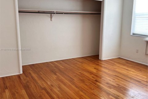 Condominio en venta en Miami Beach, Florida, 1 dormitorio, 55.74 m2 № 1781717 - foto 4