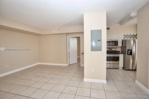 Condominio en alquiler en Miami, Florida, 2 dormitorios, 81.48 m2 № 1953558 - foto 10
