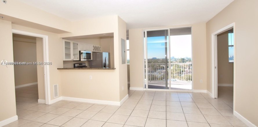 Condominio en Miami, Florida, 2 dormitorios  № 1953558