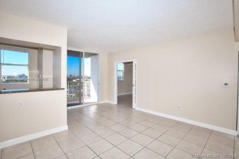 Condominio en alquiler en Miami, Florida, 2 dormitorios, 81.48 m2 № 1953558 - foto 9