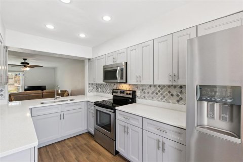 Condo in Altamonte Springs, Florida, 2 bedrooms  № 2231291 - photo 7